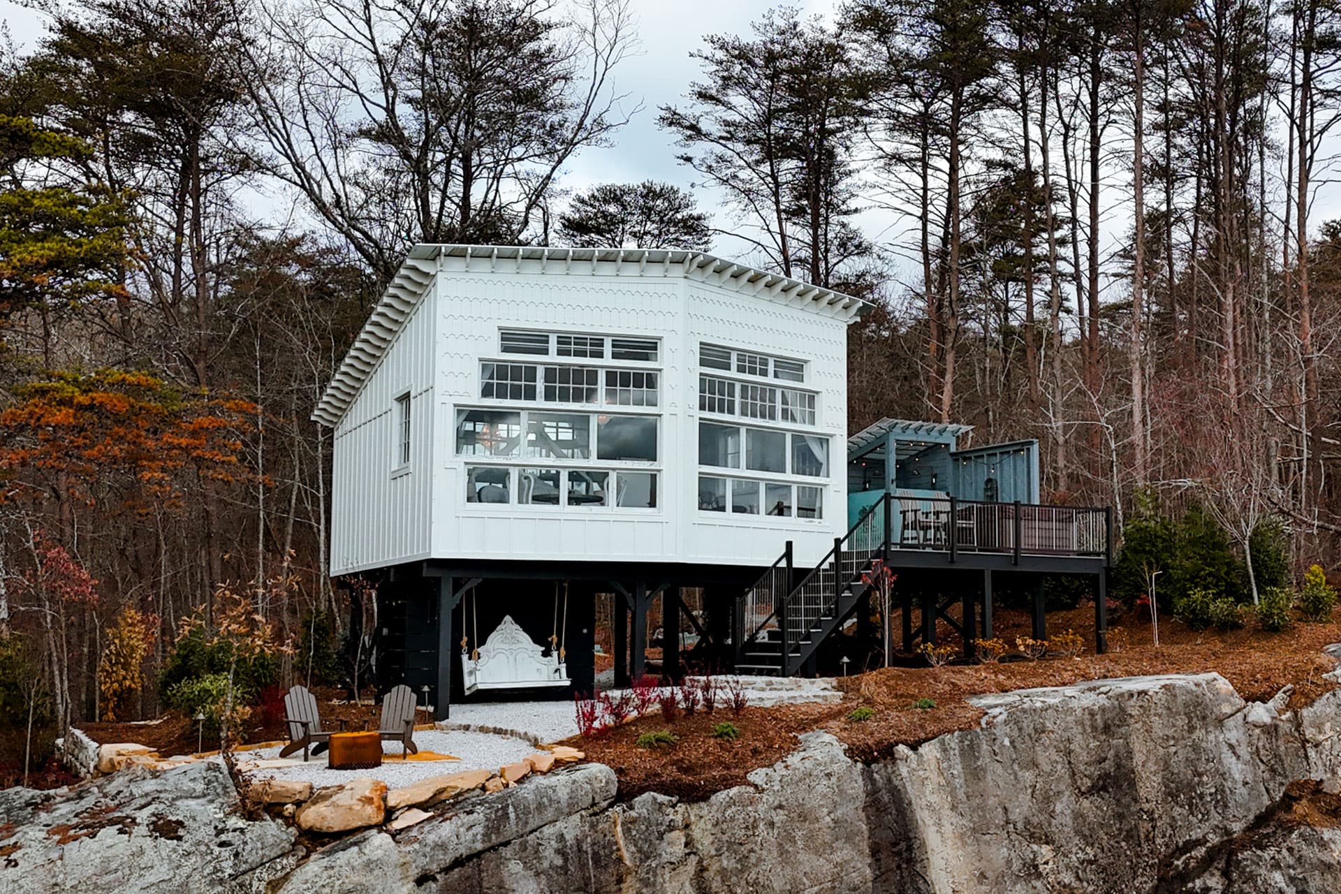 Honeymoon treehouse at BOLT FARM